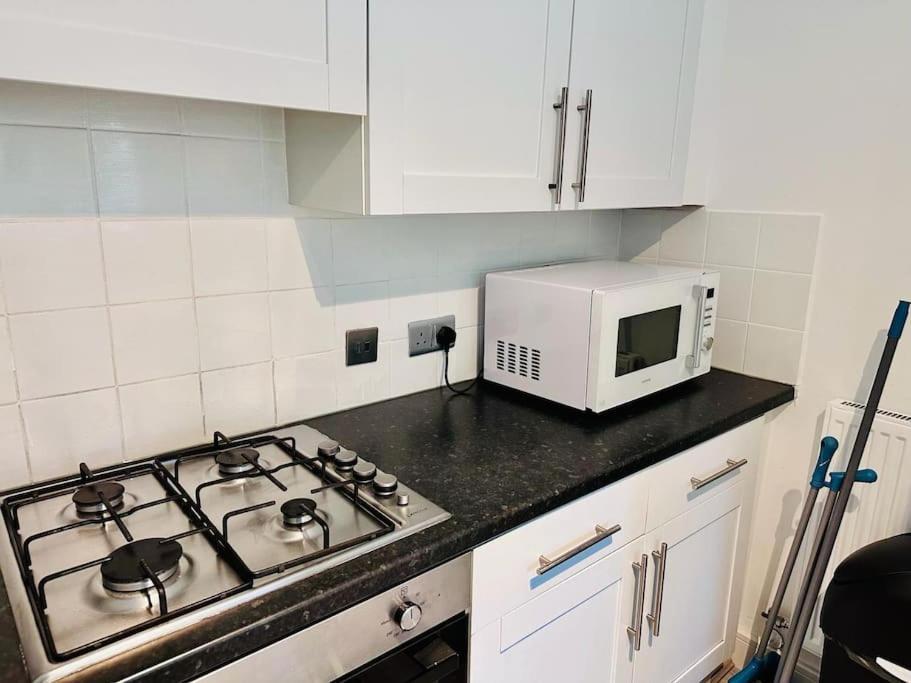 Luxury 4 Bed House In Coventry Villa Exterior photo
